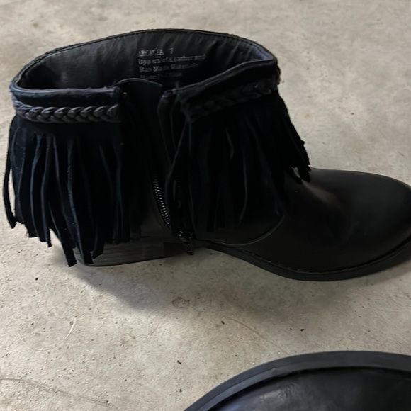 Bootie!!! - Picture 3 of 3